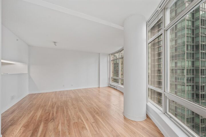 Property Photo: 1288 Alberni Street 170X BC V6E 4N5