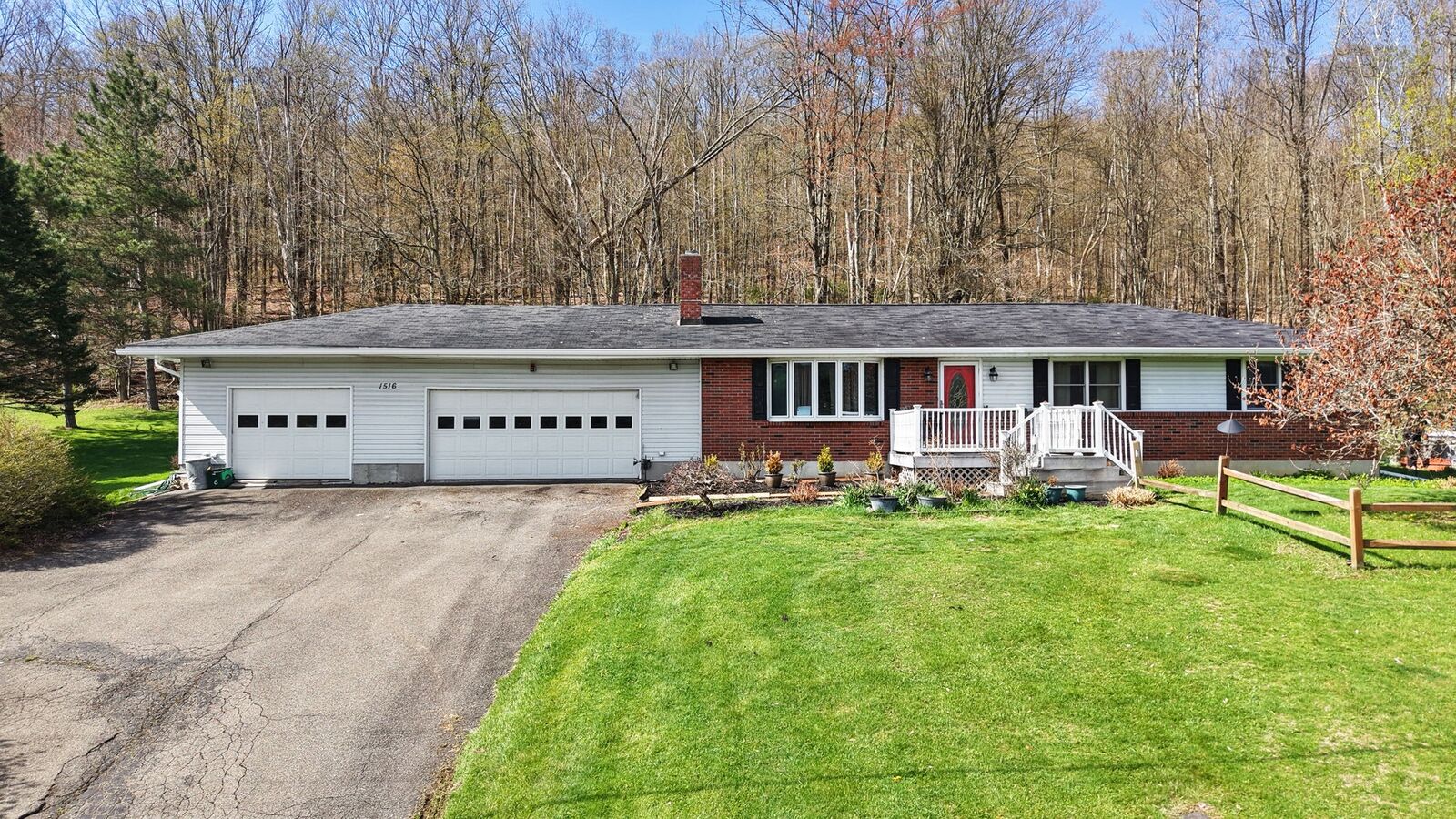 Property Photo:  1516 Quaker Lake Road  PA 18812 