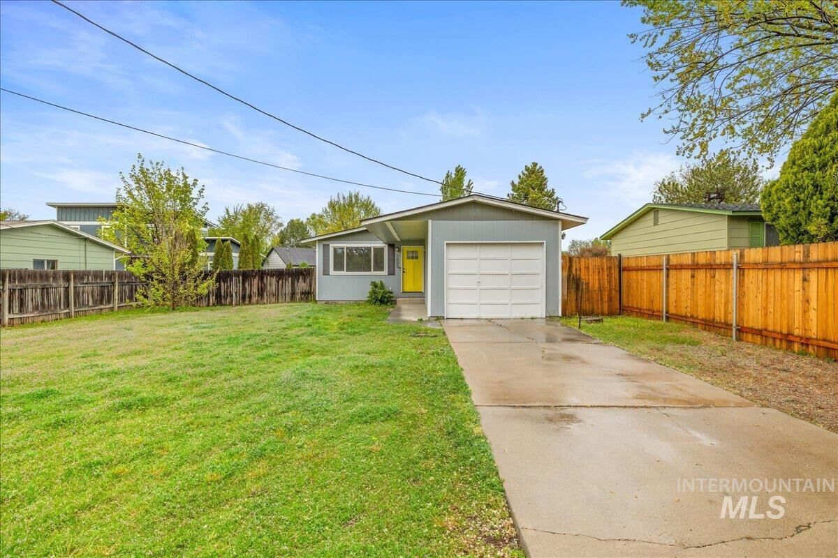 Property Photo:  1600 W Wright St  ID 83705-4867 