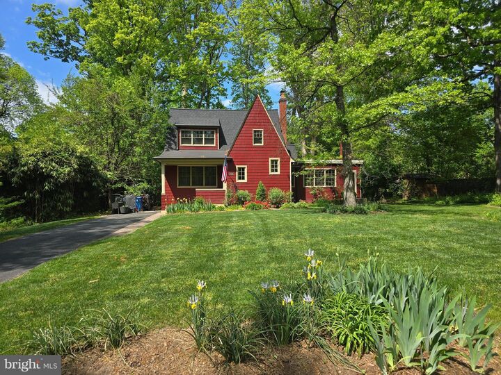 Property Photo:  7108 Larrlyn Drive  VA 22151 