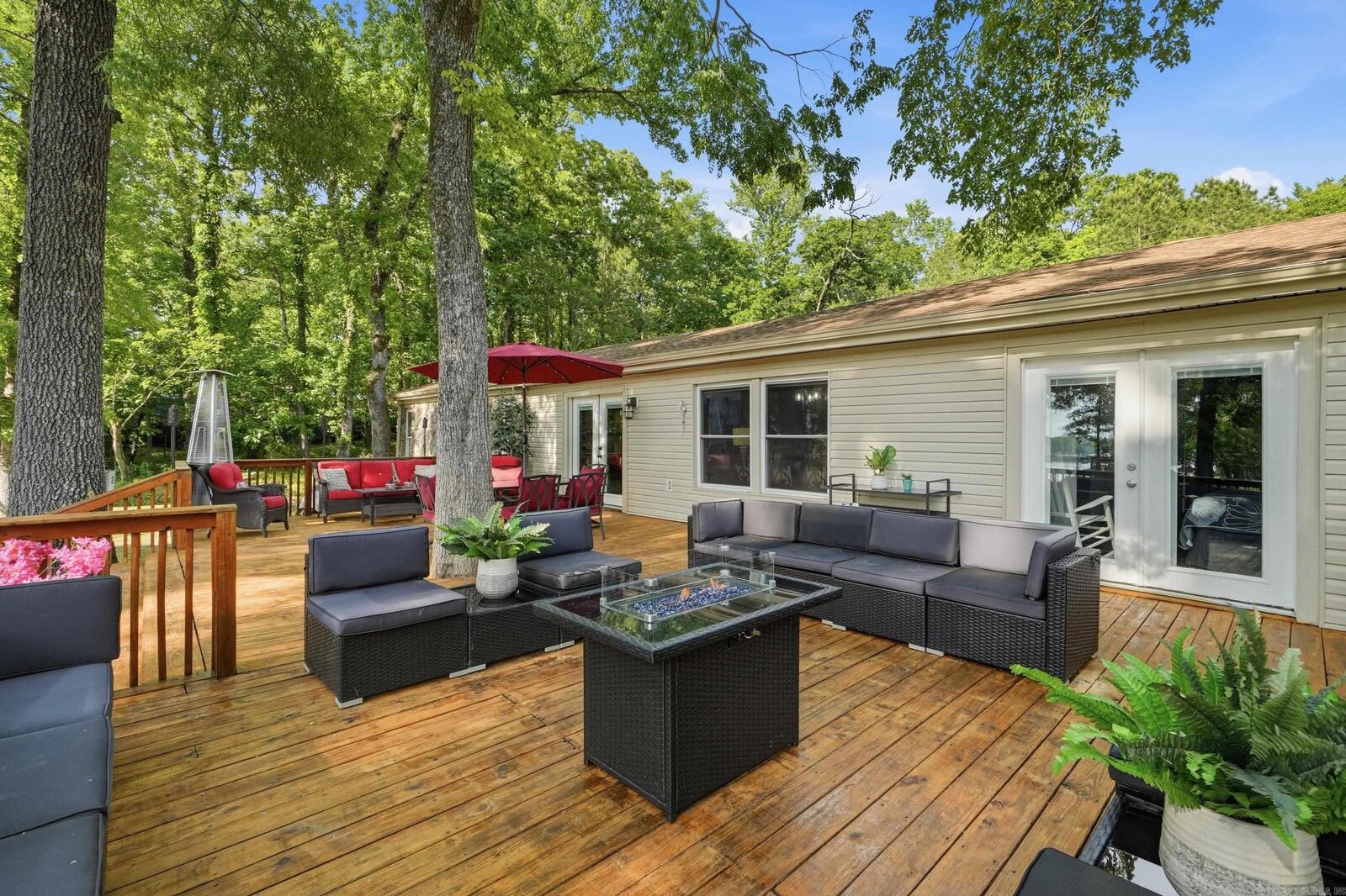 Property Photo: 107 Bayshore Cove AR 71901