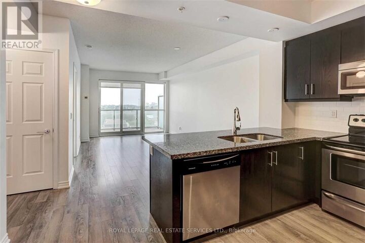 Property Photo:  15 James Finlay Way 832  ON M3M 2E9 
