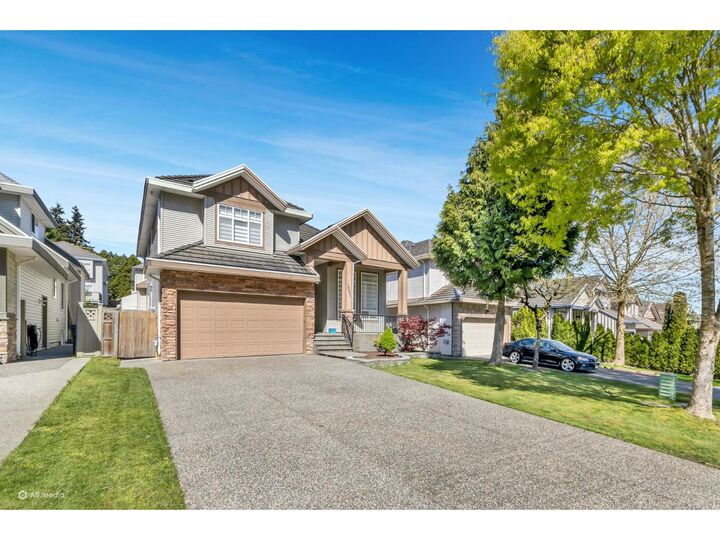 Photo de la propriété:  14893 67A Avenue  BC V3S 0P3 