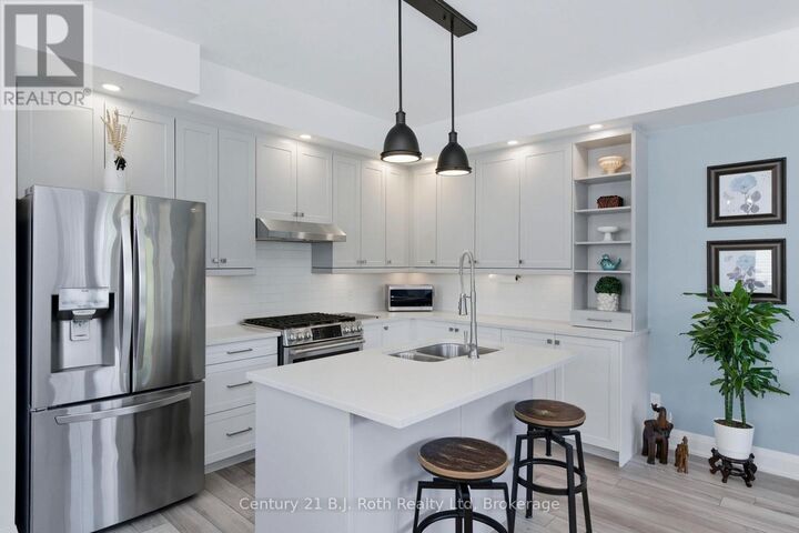 Property Photo: 67 Discovery Trail ON L4K 0H5