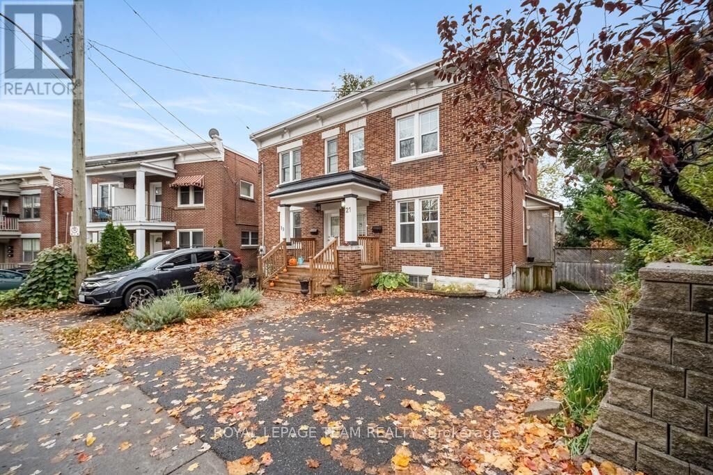 Property Photo:  21 Acacia Avenue  ON K1M 0P3 