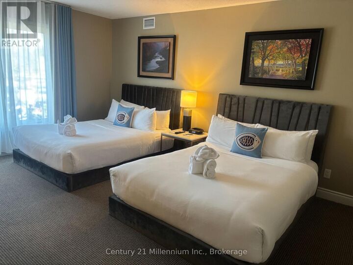 Property Photo:  9 Harbour Street East 2307  ON L9Y 5C5 