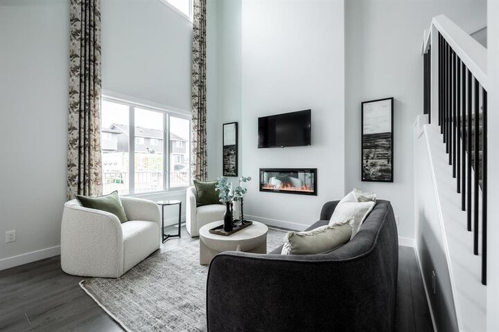 Property Photo:  70 Confetti Crescent  MB R2C 5V6 