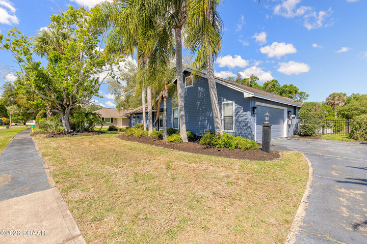 Property Photo:  648 Pelican Bay Drive  FL 32119 