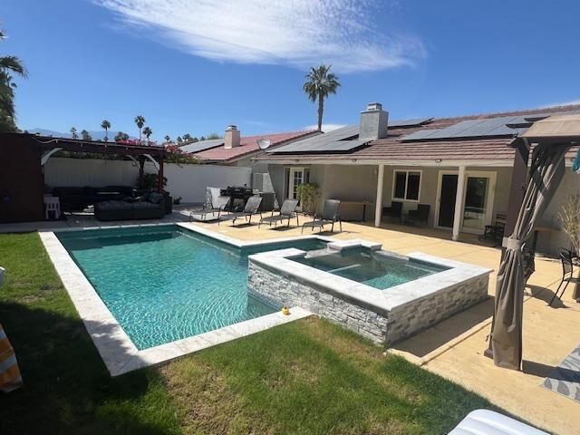 Property Photo:  77663 Edinborough Street  CA 92211 