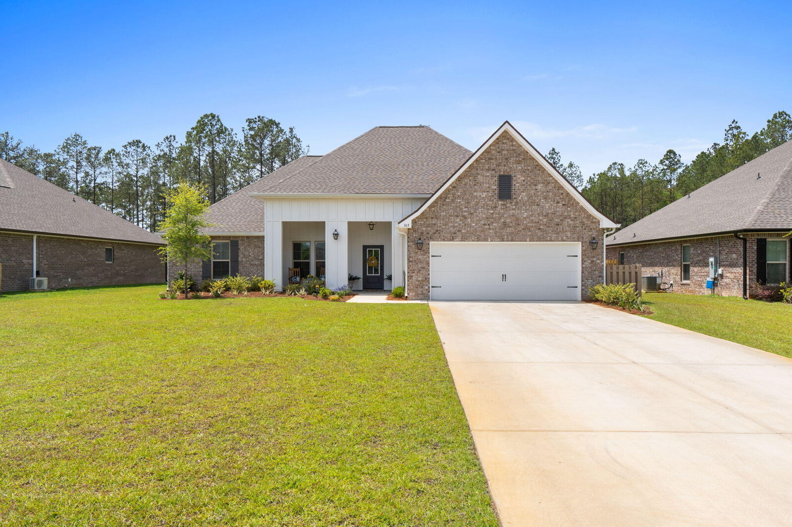 Property Photo: 365 Kaleidoscope Cove FL 32439