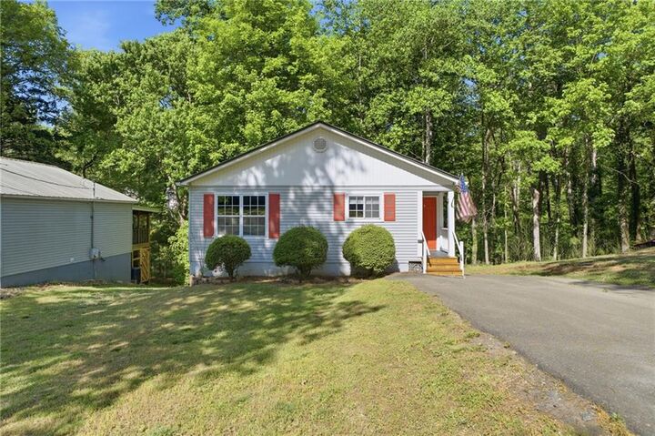 Property Photo: 5135 Phoenix Street GA 30041