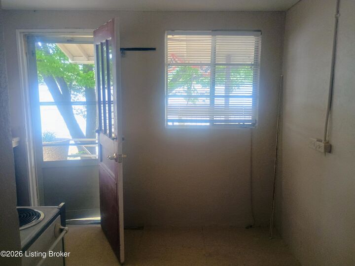 Property Photo: 1710 Riverside Dr KY 40059