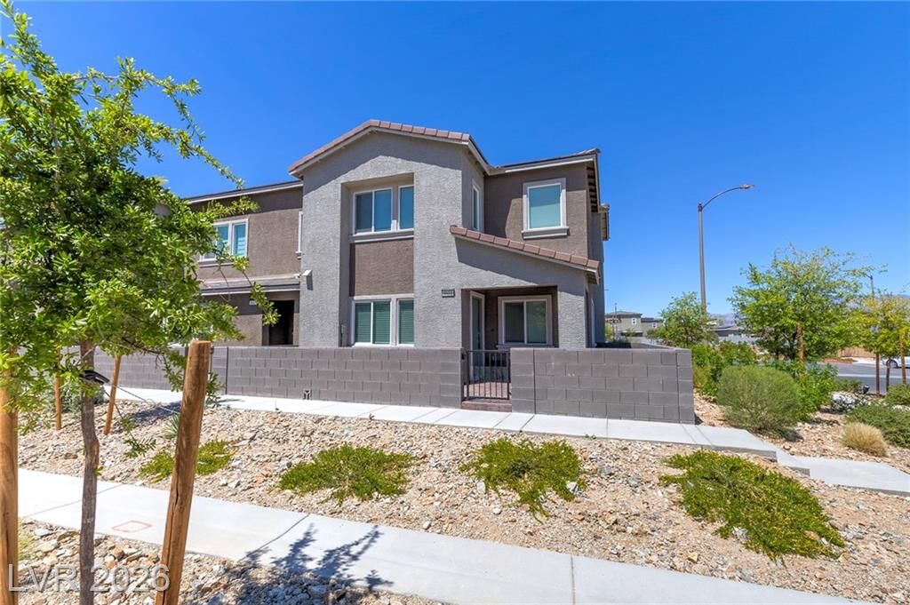 Property Photo: 9601 Oliver Hills Avenue NV 89143