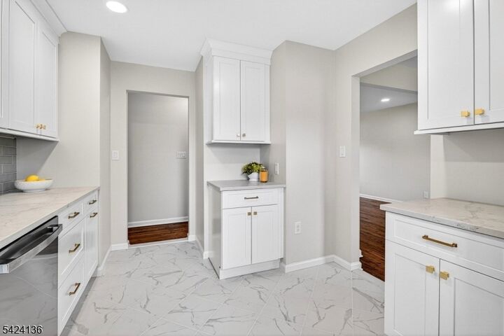Property Photo:  47 La Grande Ave  NJ 07023 