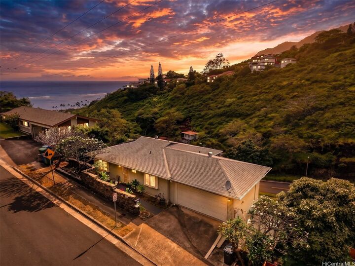 Property Photo:  5207 Poola Street  HI 96821 