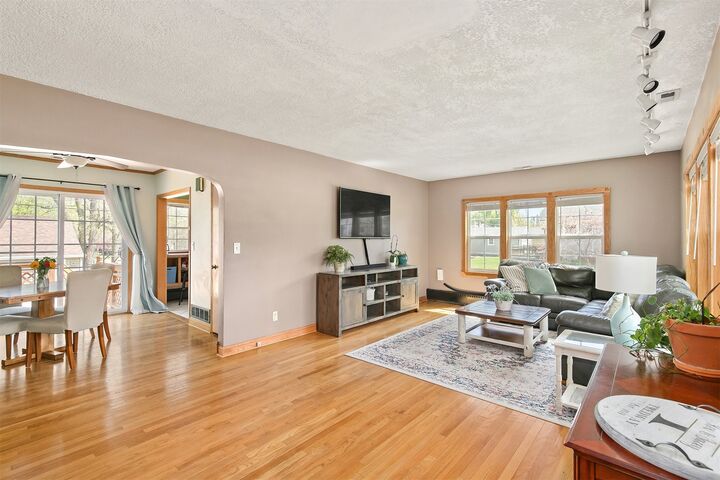 Property Photo:  2501 36th Street  IA 50310 
