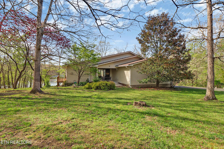 Property Photo:  272 N Lake Tr  TN 38574 