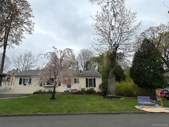 Property Photo:  18 Washington Pl  NY 10965 