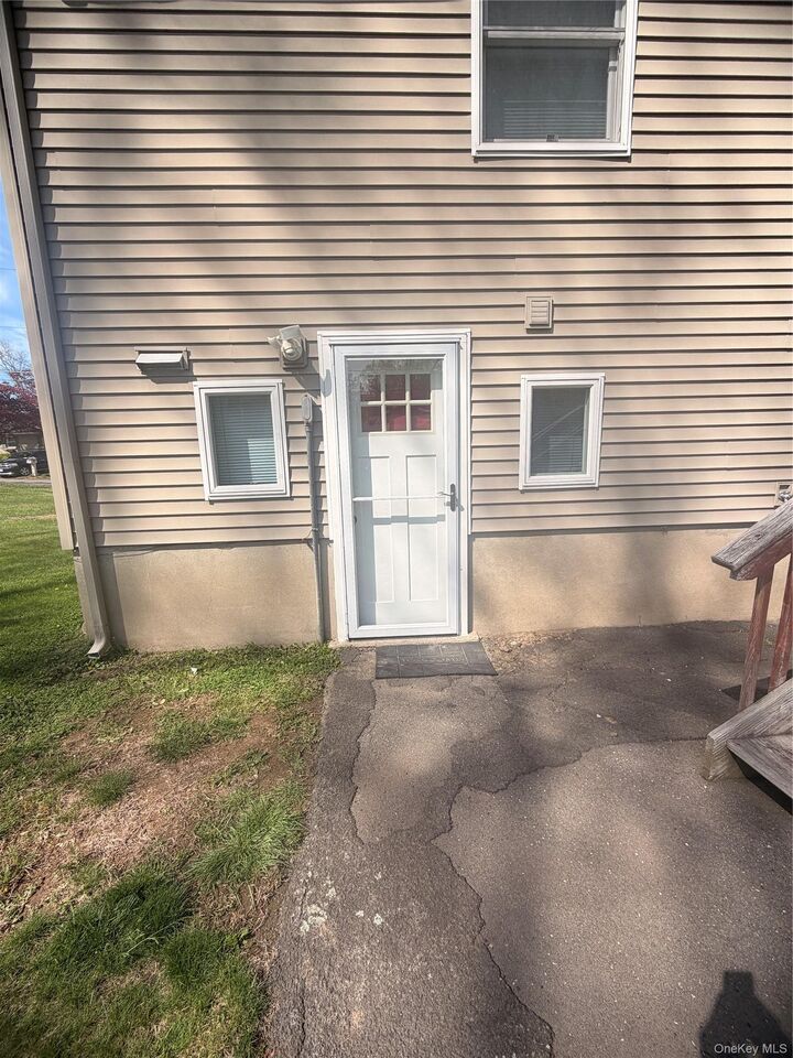 Property Photo:  10 Quelch Avenue 1  NY 10980 