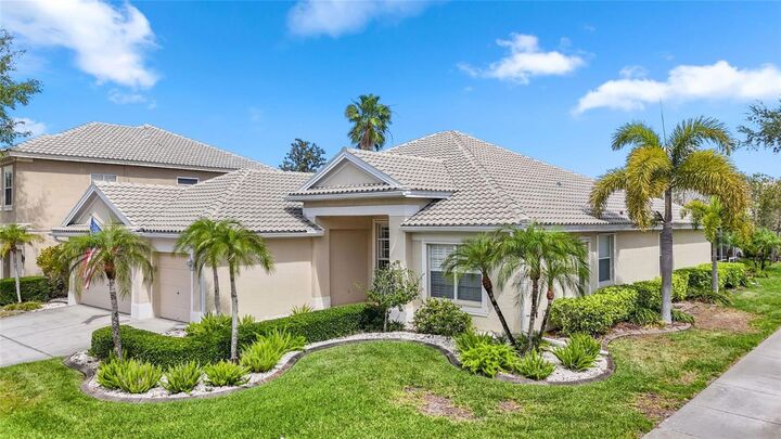 Property Photo:  2220 Elizabeth Way  FL 34698 