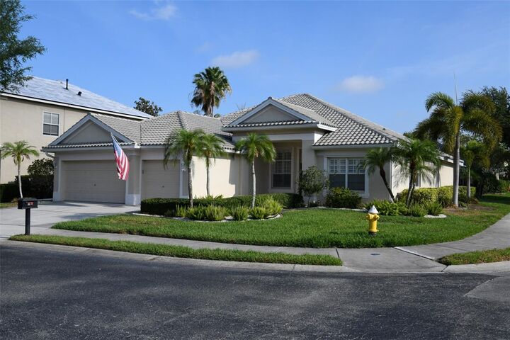 Property Photo:  2220 Elizabeth Way  FL 34698 