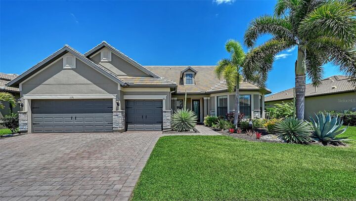 Property Photo:  11176 Roseate Court  FL 34238 