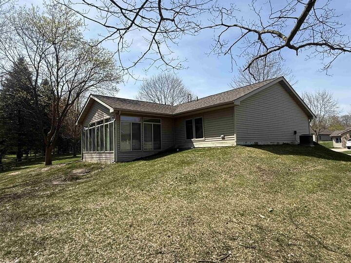 Property Photo:  613 Kemp Court  MI 48624 