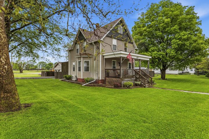 Property Photo:  419 S Hamilton Street  IL 61754 