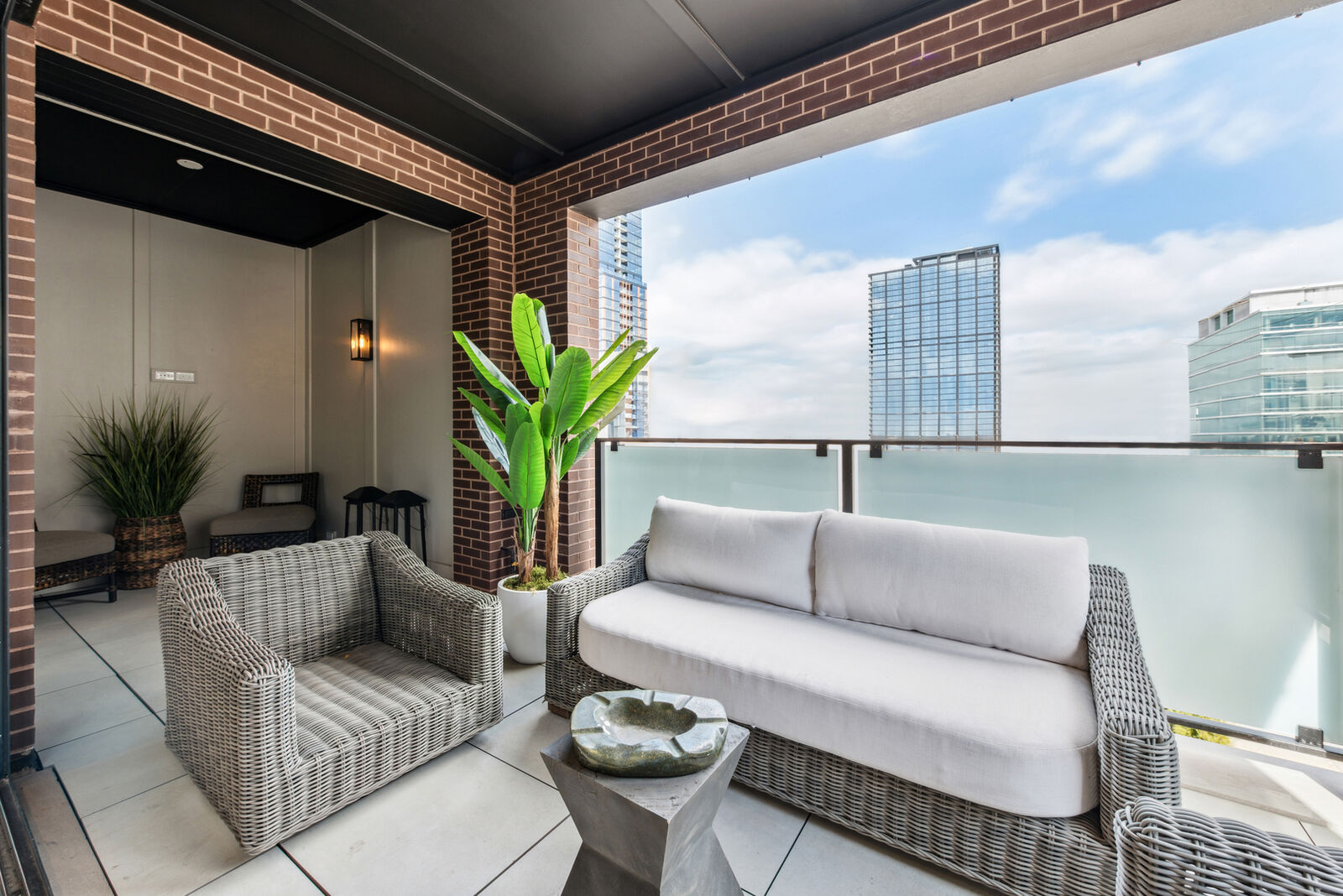 Property Photo:  116 N Willard Court 301  IL 60607 