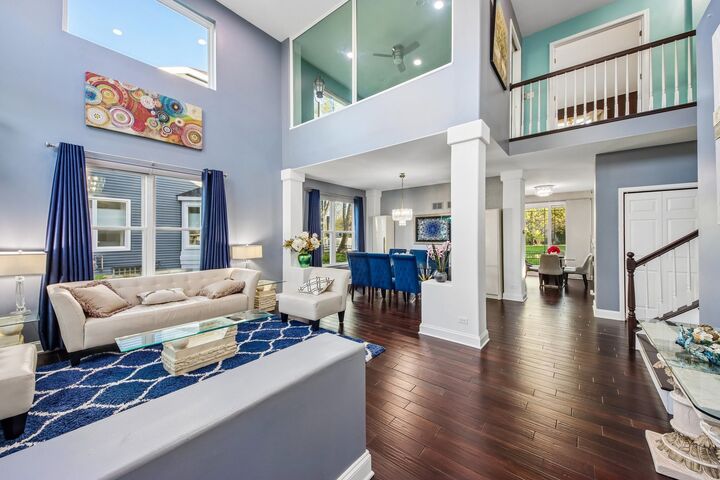 Property Photo:  612 E Delgado Drive  IL 60074 