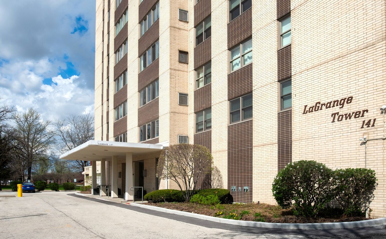 Property Photo:  141 N La Grange Road 306  IL 60525 