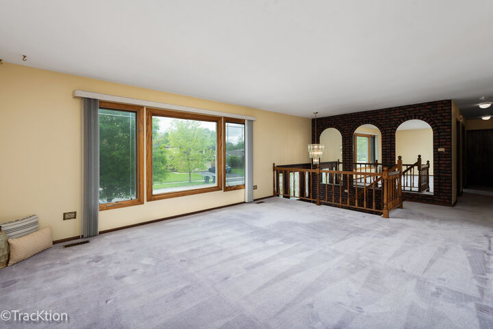 Property Photo:  566 Cambridge Way  IL 60440 