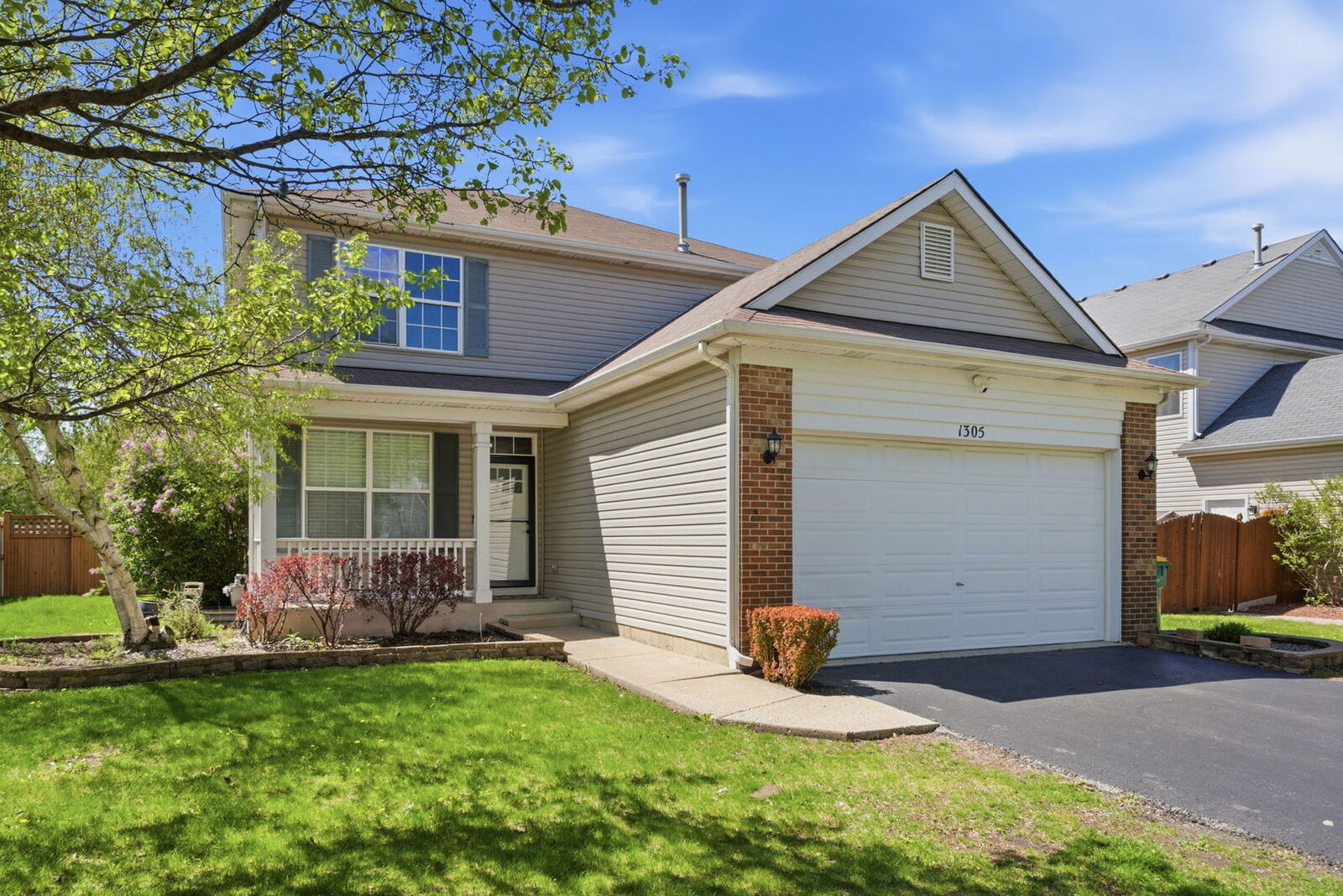 Property Photo:  1305 Fitzer Drive  IL 60431 