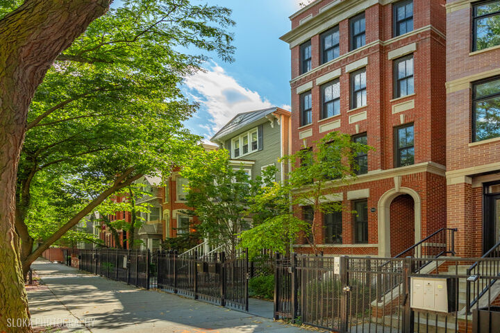 Property Photo:  1942 N Sedgwick Street Ph  IL 60614 