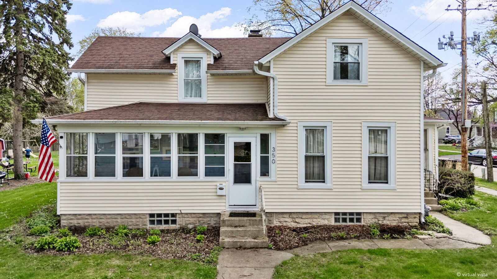 Property Photo:  350-352 Harrison Street  IL 60185 