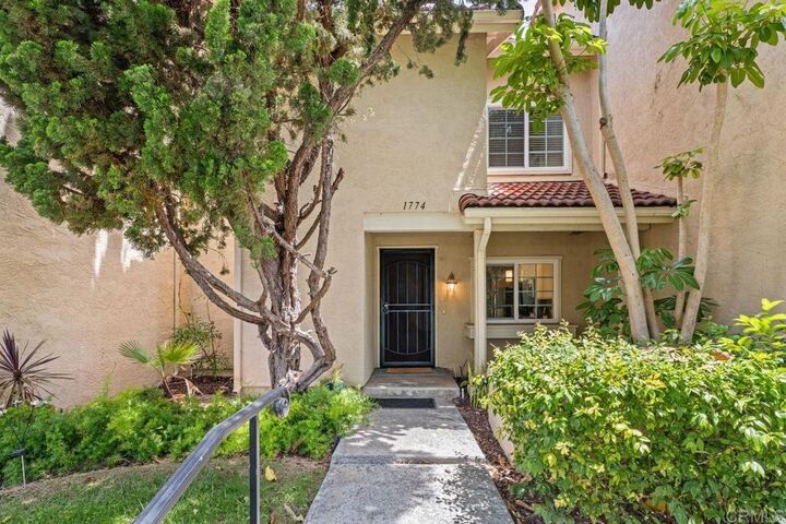 Property Photo:  1774 Edgefield Lane  CA 92024 