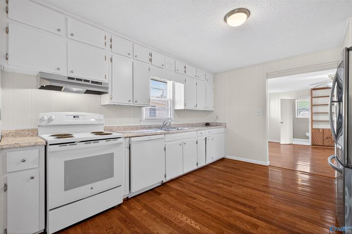 Property Photo:  1021 Springfield Avenue  AL 35903 