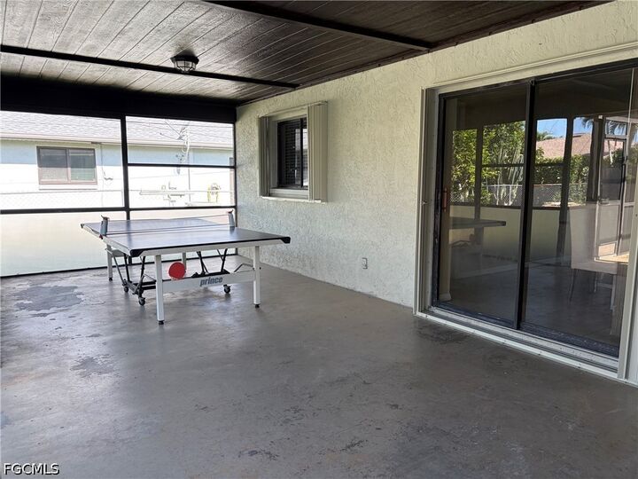 Property Photo:  1106 SE 21st Lane  FL 33990 
