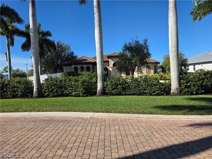 Property Photo:  2406 Kismet Lakes Lane  FL 33993 