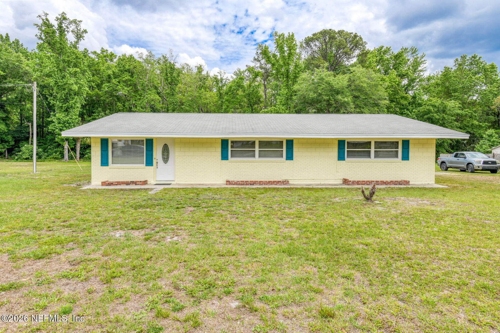 Property Photo: 104 Heidt Lane FL 32177