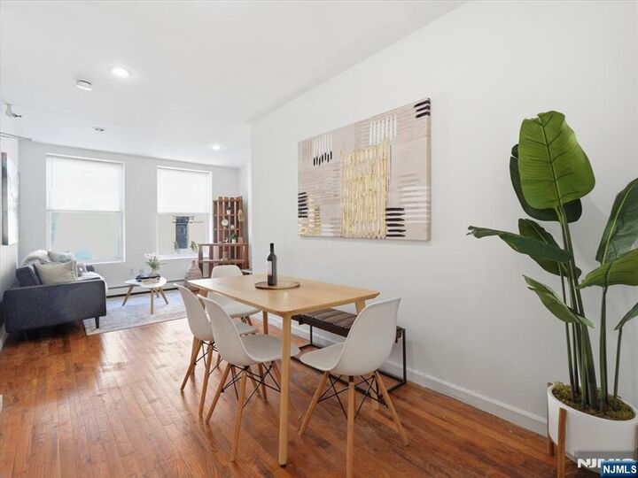 Property Photo:  59 Saint Pauls Avenue 1L  NJ 07306 