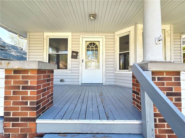 Property Photo:  2125 W 81st Street  OH 44102 