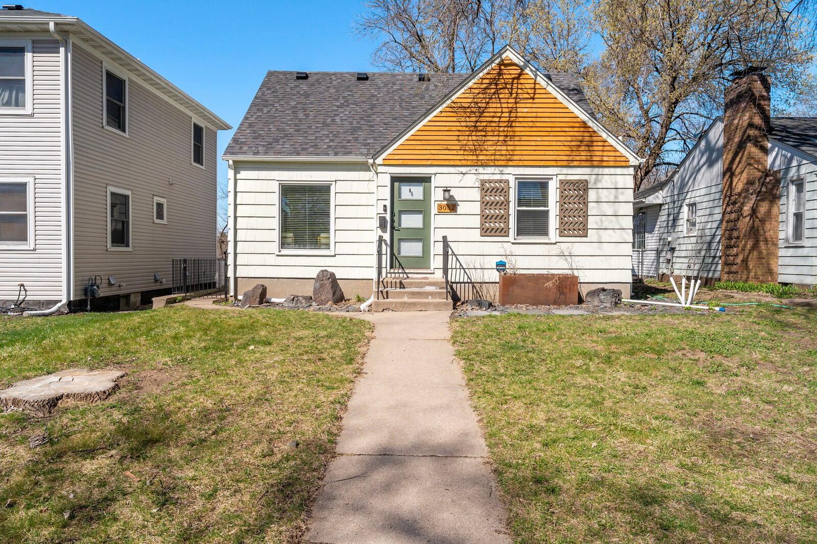 Property Photo:  3052 Nevada Avenue S  MN 55426 