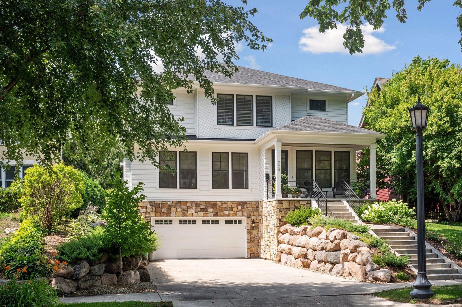 Property Photo:  1774 Girard Avenue S  MN 55403 