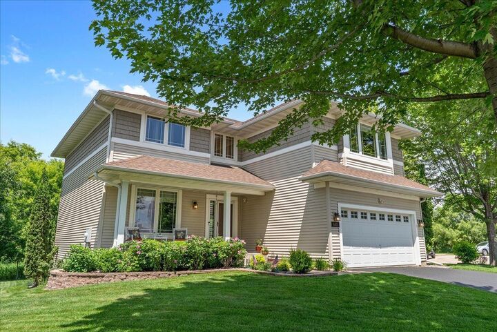 Property Photo:  640 Addison Alcove  MN 55129 