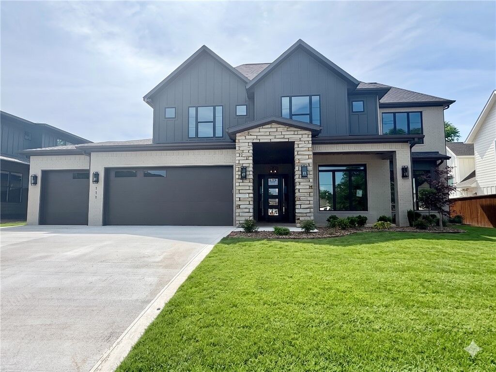 Property Photo:  111 NW Trail Ridge Road  AR 72712 