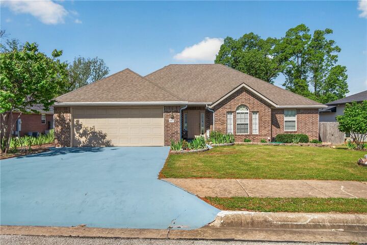 Property Photo:  407 NW J Street  AR 72712 