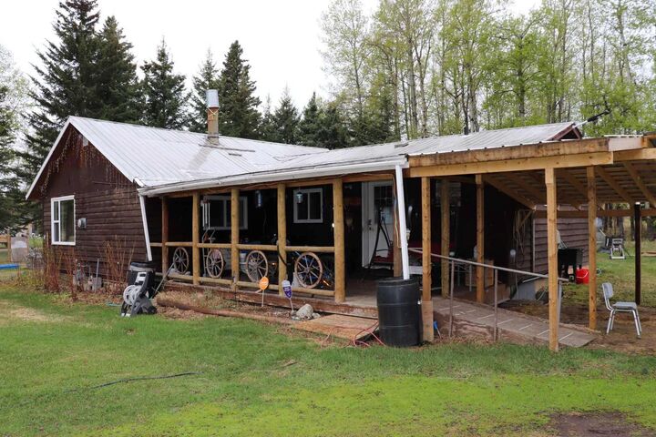 Property Photo: 2302 10 Street AB T7E 3A1