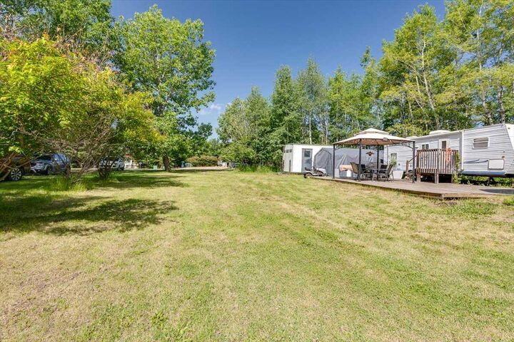 Photo de la propriété:  2 Ridge Drive  AB T0J 2J0 