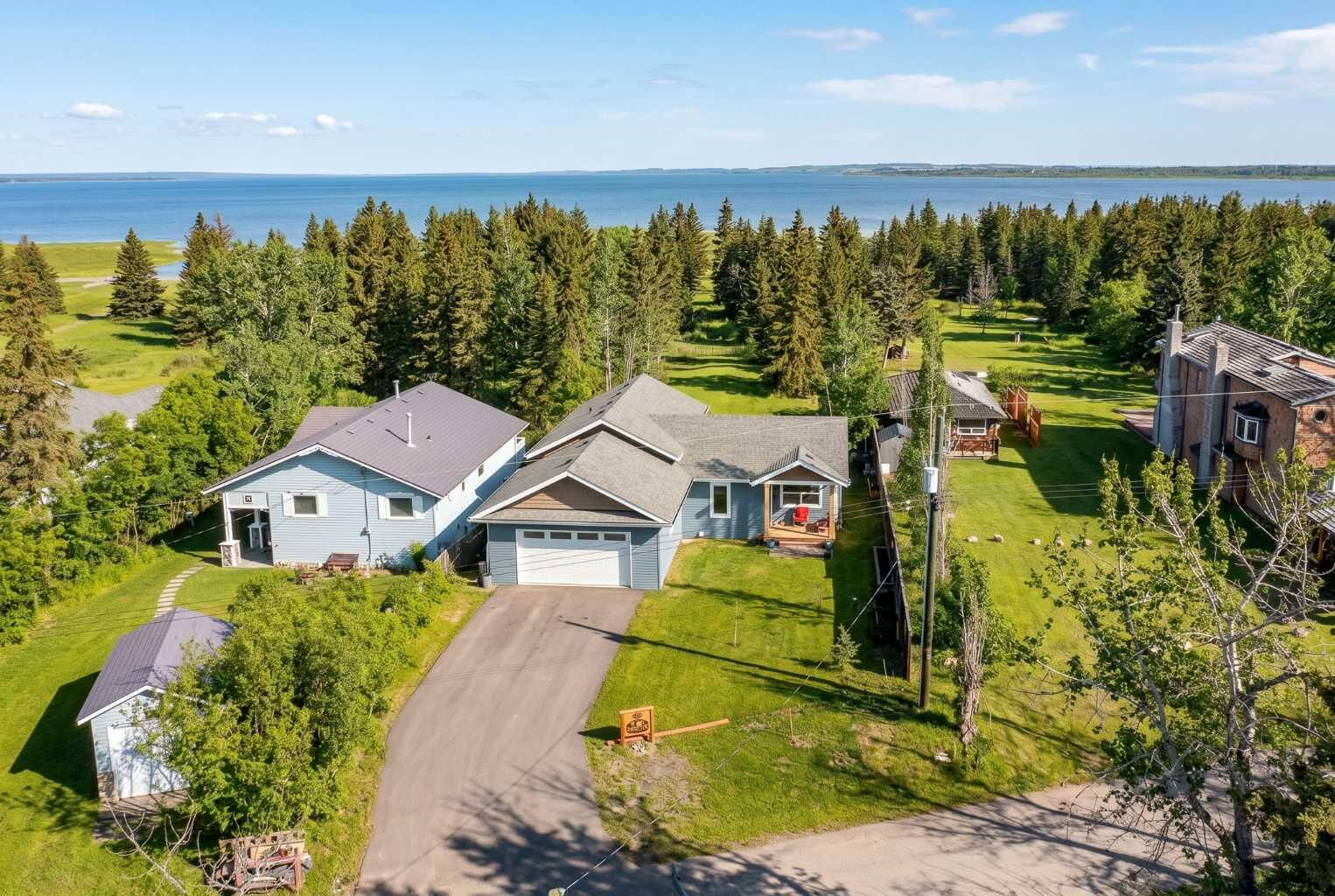 Property Photo: 85 Lakeview Avenue AB T4L 2N1